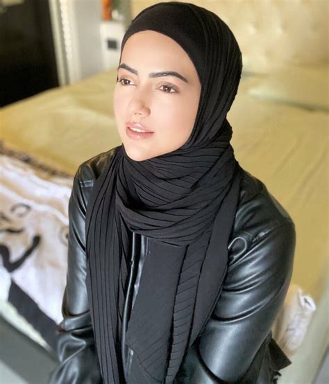 Seeking Hijab Inspiration Check Out Beautiful Styles Donned By Sana Khan