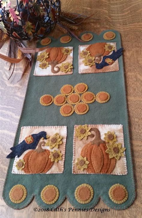 Pumpkin Harvest Wool Applique Table Runner Caths Pennies Design