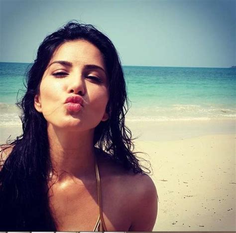 Heres How Sunny Leone Celebrated Her 34th Birthday Entertainment