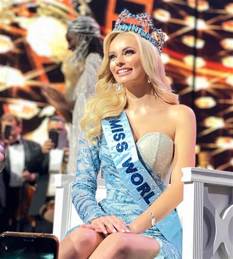 Мисс Мира 2022 победительница горячо поддерживает Украину и