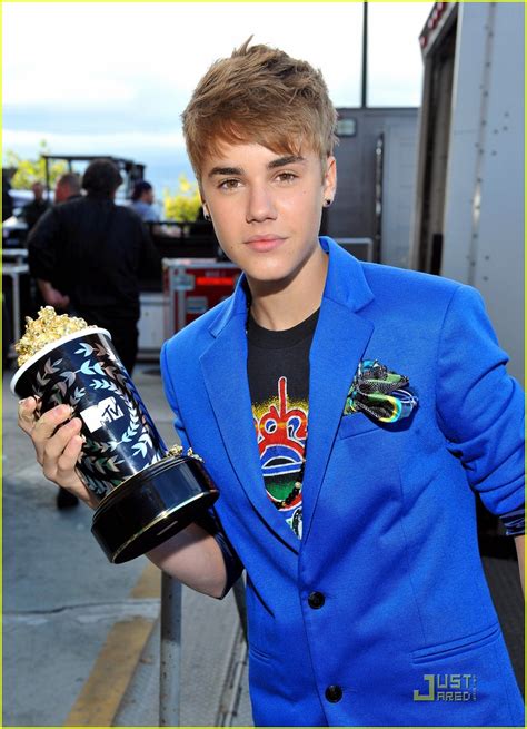 Justin Bieber Earrings At The Mtv Movie Awards 2011 Photo 2549766