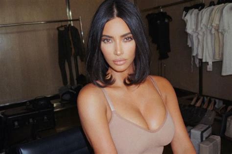 Oops Kim Kardashian Erreur De Retouche Sur Ses Photos Torrides Le Matin