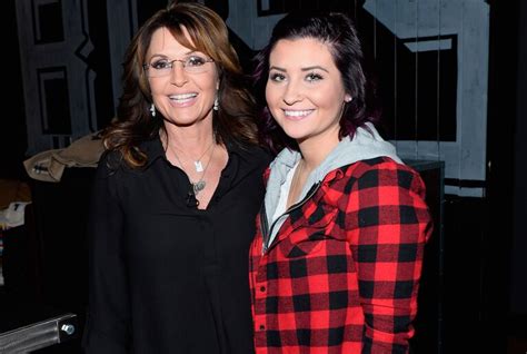 Willow Palin The Middle Daughter Of Sarah Palin Is Expecting Twins