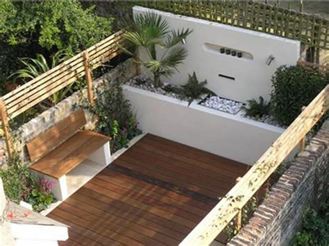 ¿de qué materiales están hechas las fuentes para terrazas? chiquito | Patios exteriores, Decoracion patios, Decoración de patio