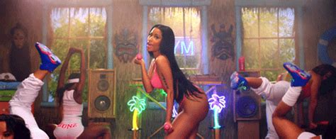 Watch Nicki Minajs Anaconda Workout In 14 Booty Ful S Mtv