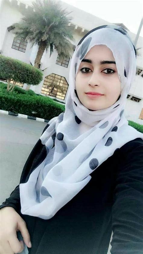 pin by Ãýààn bhäţ on híjåb ćøłłèçťíøñ arab girls hijab hijabi girl beautiful muslim women