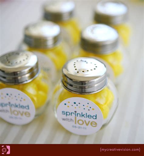 Do you know what it means when you receive a baby sprinkle invitation? Invitation Parlour: Sprinkle Party {Baby Shower}