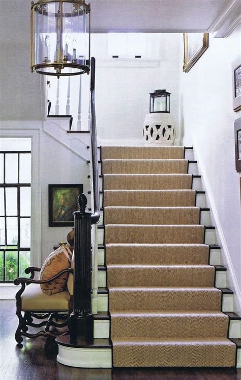 Other than using them to turn the corner and then head up another flight of stairs, we landing strips: 15 Unique and Trendy Staircase Decorations