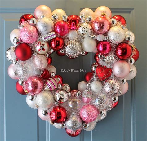 28 Lovely Handmade Valentines Wreath Designs Valentines Diy