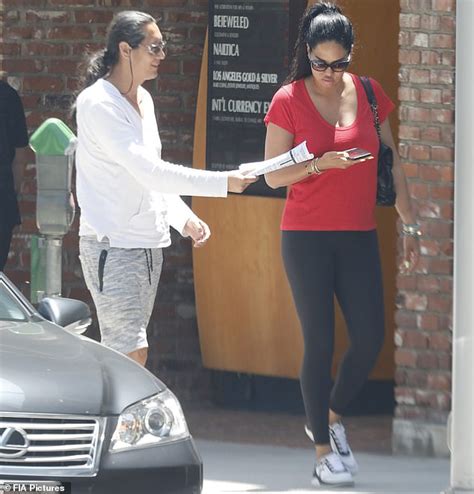 Kimora Lee Simmons Is Served Papers For Her Ex Djimon Hounsous Custody