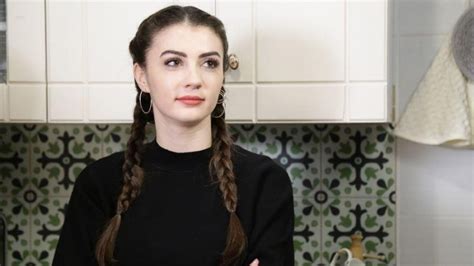 İşte burcu özberk hakkında merak edilen ayrıntılar. Burcu Özberk kimdir, kaç yaşında? - Magazin haberleri
