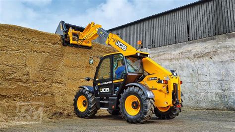 Jcb Debuts Series Iii Telehandlers With Command Plus Cabs For