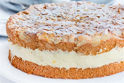 Den noch warmen pudding gleichmäßig auf dem kuchen ausstreichen. Pin auf Extra Kuchen