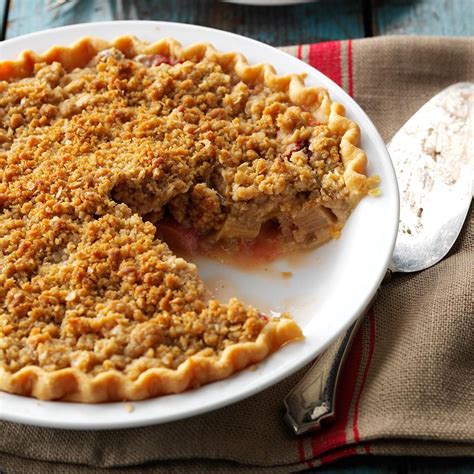 Strawberryrhubarb Crumb Pie Recipe How To Make It