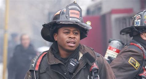 The firefighters, rescue squad and paramedics of chicago firehouse 51 risk their lives week in and week out to save and protect the. "Chicago Fire": Staffel 9 hat einen Starttermin, befördert ...