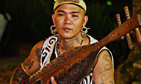 Kenali Fungsi Sampe Alat Musik Tradisional Suku Dayak Kalimantan Timur