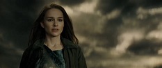 Movie and TV Screencaps: Natalie Portman as Dr. Jane Foster in Thor ...