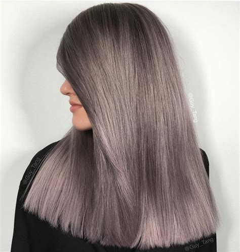 Un smoky cheveux gris Lilac Hair Color, Hot Hair Colors, Trendy Hair