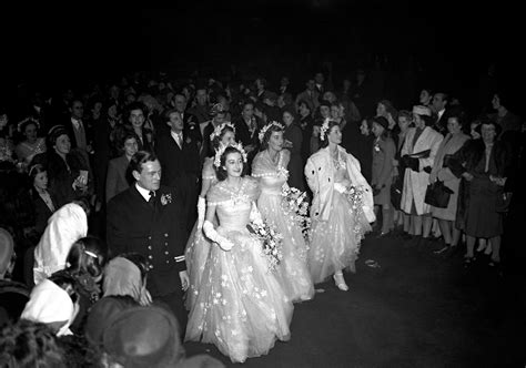 La fortaleza recibió el nombre de la reina isabel ii y se inauguró en 1852, aunque fueron necesarias nuevas obras para convertir la mola en. Datos curiosos de la boda de la reina Isabel II y Felipe ...