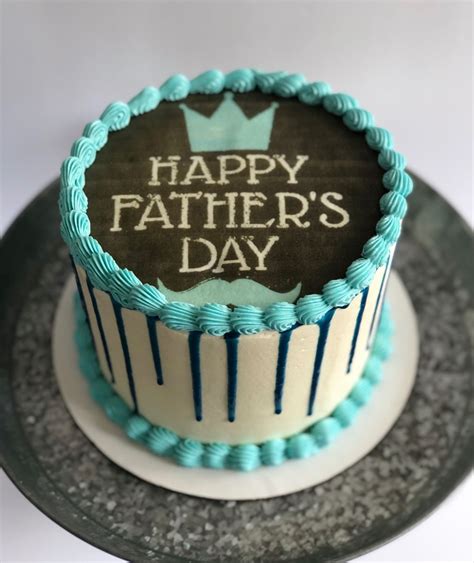 The pattern is clearly visible and attracts attention, creating a cheerful atmosphere for your party. Father's Day Cake | Les Cakes in 2020 | Fathers day cake ...