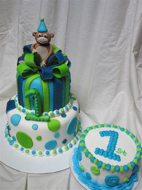 Looking for simple birthday cake ideas that will please any child? First birthday boy cake | First birthday boy cake with ...