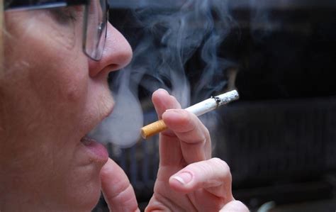 هل التدخين السلبي بنفس خطورة التدخين الإرادي على الصحة؟ مجلتك
