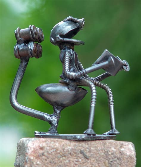 Little Frog Metal Sculpture Made From Screw And Recycle Metal Cap