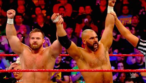 ¿Por qué no renueva The Revival con WWE?