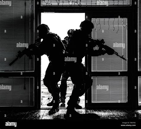 Breaching Operations Hi Res Stock Photography And Images Alamy