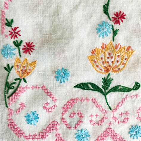 Vintage Embroidered Linen Table Runner 35x11 Colorful Handstitched