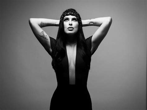 Rumer Willis Dancing And Singing On Her Own