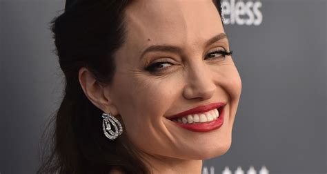 Us Report Angelina Jolie Is Getting Married To A British Billionaire