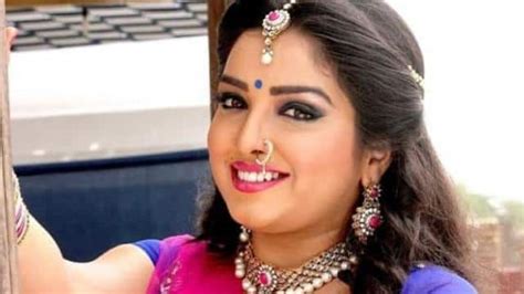 bhojpuri actress amrapali dubey will be seen in 8 films this year इस साल चलेगा इस भोजपुरी
