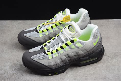 Nike Air Max 95 Og Neon Blackvolt Medium Ash Dark Pewter 554970 071