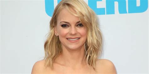 Anna Faris Is Baring It All In This Strong Nude BTS Super Bowl Ad Photo