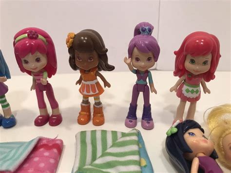 Strawberry Shortcake Berry Bitty Friends Dress Up Figures Mini Dolls