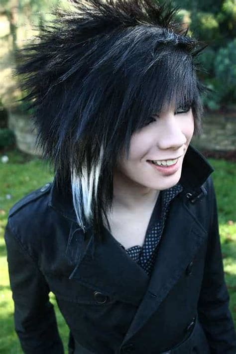The emo hairstyle is the very popular hairstyle for both girls and guys also. Emo Hair: How to Grow, Maintain & Style Like A BOSS - Cool ...