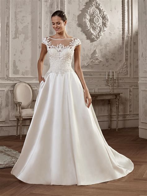 Almerinda Princess Wedding Dress In Mikado With Bateau Neckline Photo