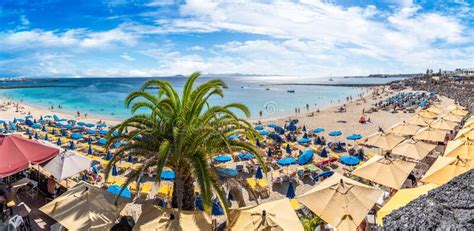 Dorada Strand In Der Insel Von Lanzarote Redaktionelles Stockfoto Bild Von Sonnenschutz