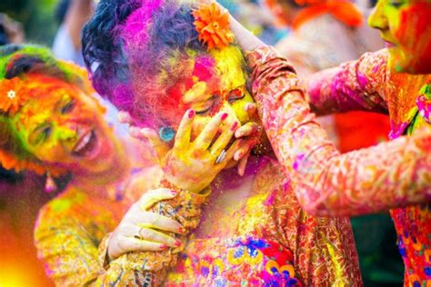 인도 최대의 축제 색으로 하나되는 축제의 장 홀리 Holi Event Guide