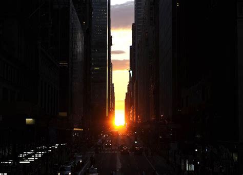 Picture Of The Day Manhattanhenge Sunset Pictures Picture Wonders