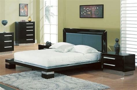 High Gloss Finish King Bed And 2 Nightstands Modern Global
