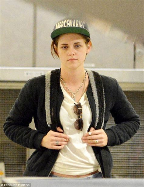 Kristen Stewart Goes Casual In Baseball Cap And Baggy Jeans At Lax
