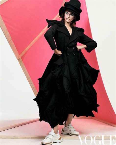 Hily Designs Kaia Gerber Muestra Estilos De Moda Extravagante Para Vogue China