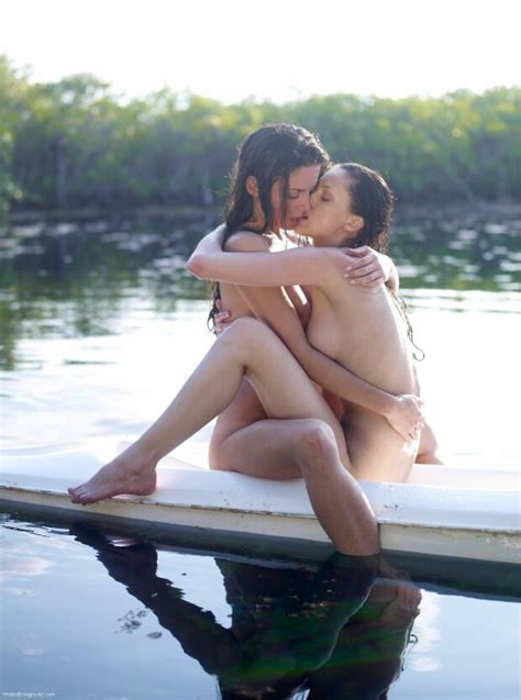 Hot Lesbians Kissing On Kayak Lesbianskissing
