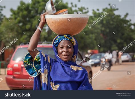 Photo De Stock Zinder Niger September 2013 African Woman 1806810679