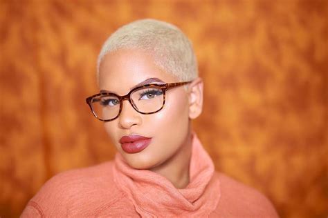 Alissa Ashley Hairless Vlogger Get The Look Makeup Inspiration