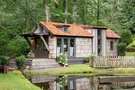 6 Tips For Living In A 660 Square Foot Cottage In 2020 Small Cottage