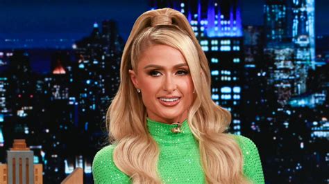 The Football Chain On Twitter Watch As Jimmy Fallon And Paris Hilton Compare Boredapeyc Nfts On