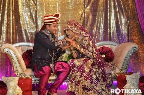 Turut berada dalam carta adalah pelakon mira filzah menyelar seorang gadis yang berkongsi berita palsu tentang kematian pemanah negara. (13 Gambar) Hantaran RM77000 Iringi Pernikahan Pelakon ...